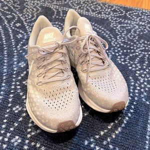 Pink Nike Zoom Pegasus 35 sneakers